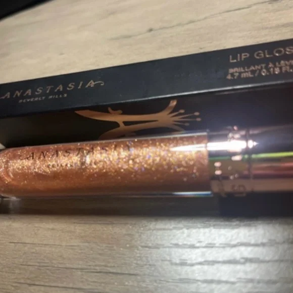 ANASTASIA BEVERLY HILLS Lip Gloss in Amber Sparkle - Picture 2 of 4